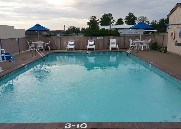 Briarwood Hotel 2*