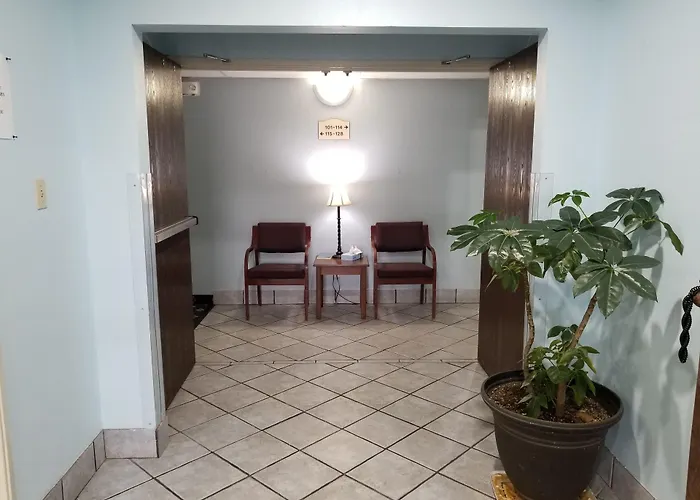 Briarwood Hotel 2*